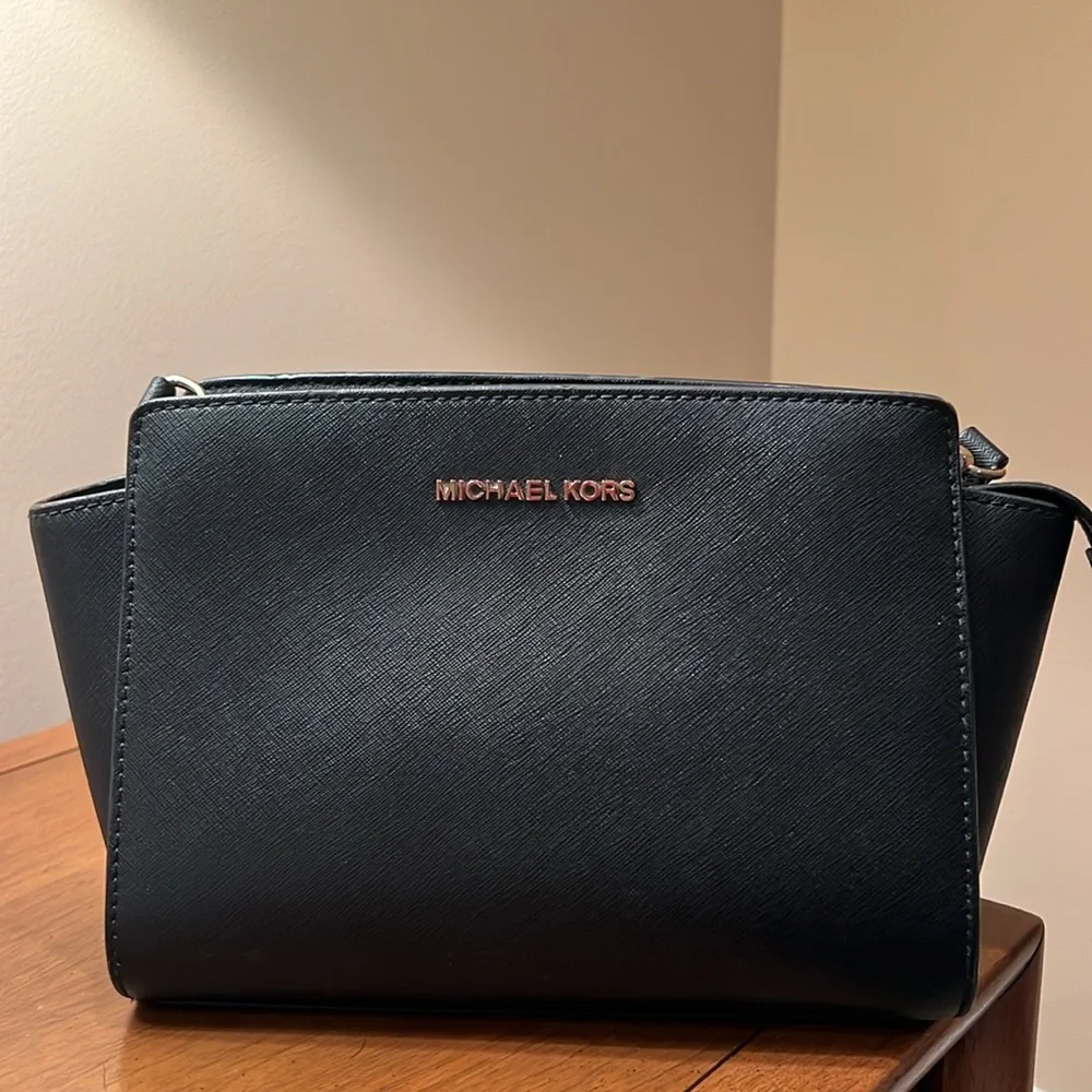 Michael Kors Selma Medium Black Saffiano Leather Messenger Crossbody Bag